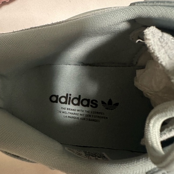 Adidas Women's ozweego Light Blue and Pink Sneakers size 6.5 - Picture 5 of 16